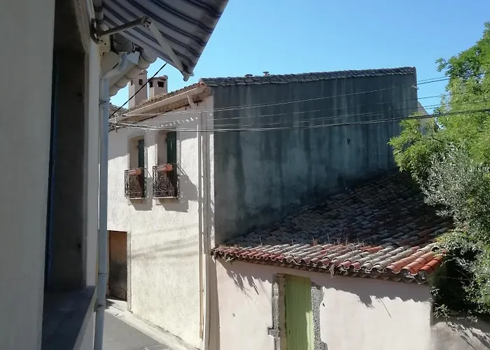 Chez Pauline Nyaraló *